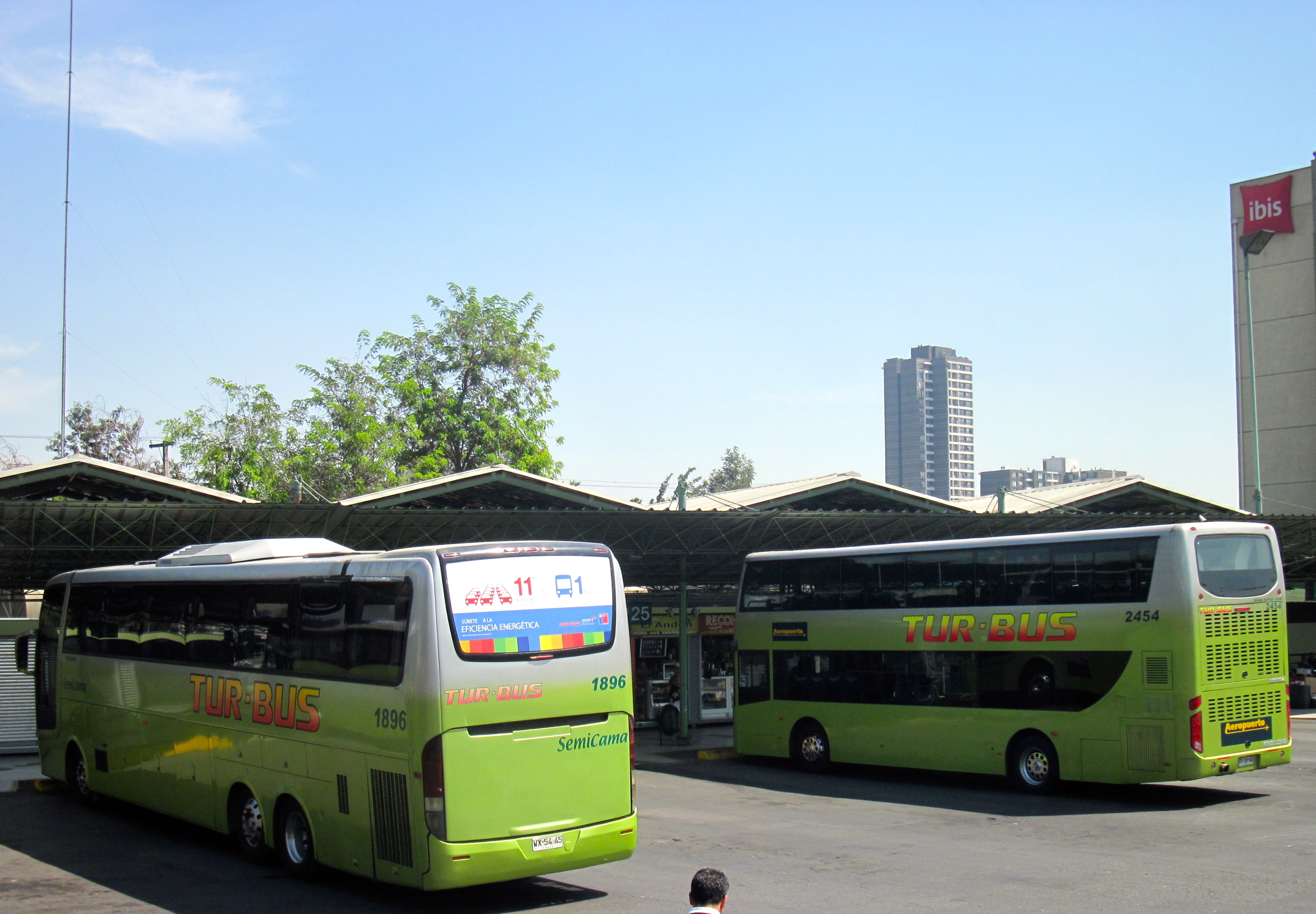 Double decker bus