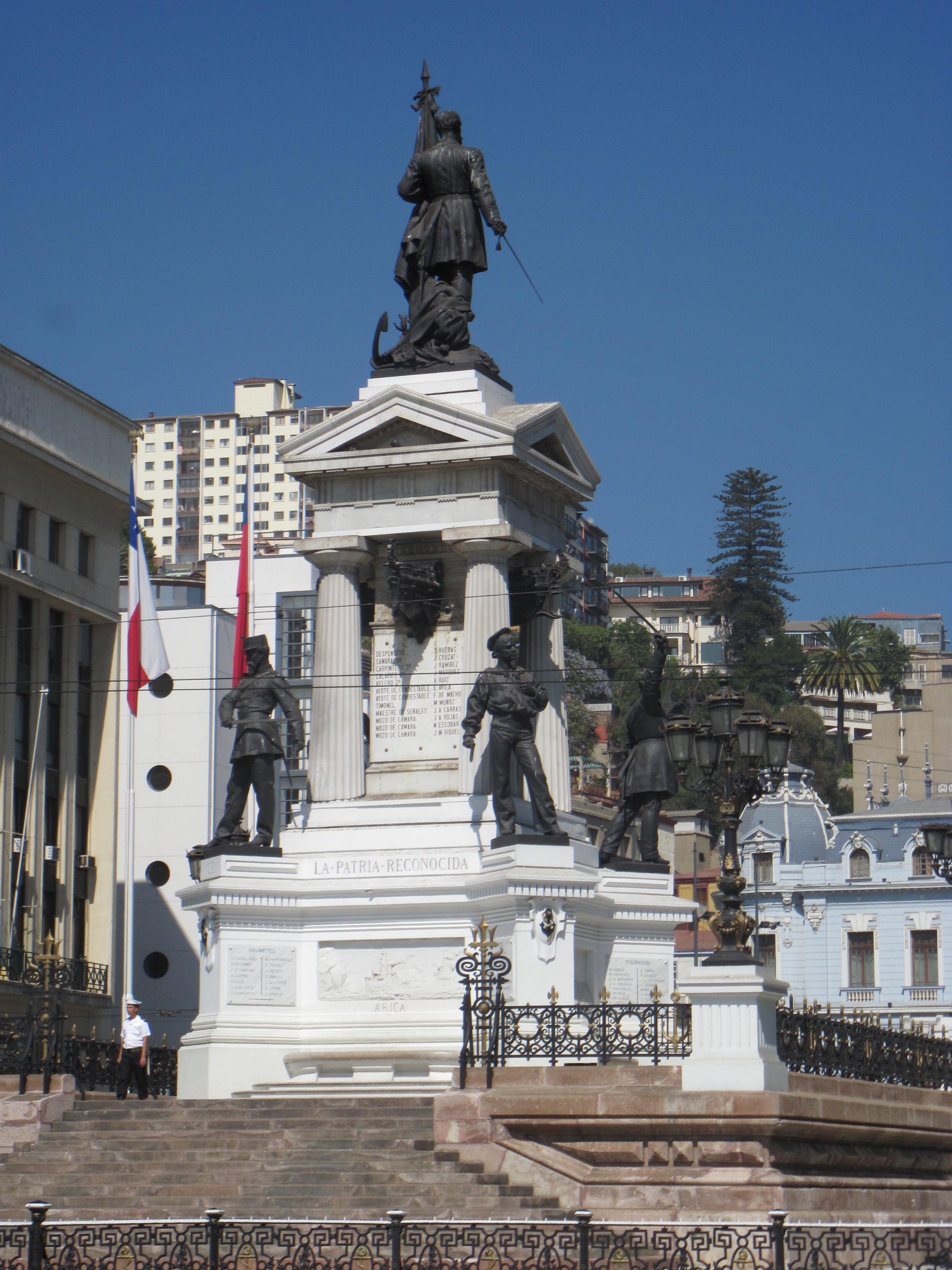 Monumento a los Héroes de Iquique - at Plaza Sotomayor